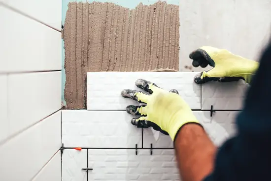 Pose de revêtement salle de bain